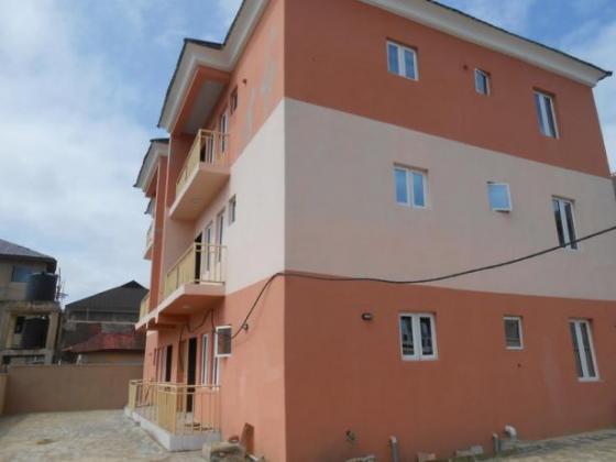 Lovely 2 Bedroom Flat in Lekki For Rent in Lagos, 