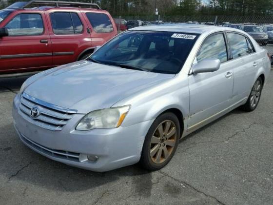 2005 TOYOTA AVALON FOR SALE AT AUCTION PRICE CALL 08067816891 in Lagos, 