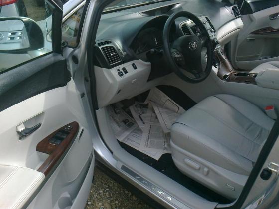 clean toyota venza 2010 model in Ogun, 