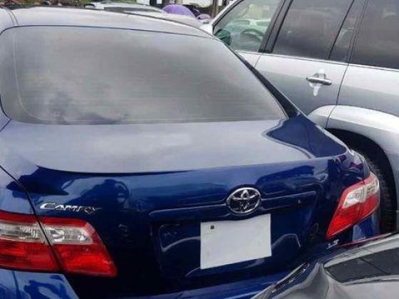 Well maintained foreign used toyota camry 2008 model blue in Ogun, 