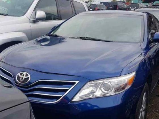 Well maintained foreign used toyota camry 2008 model blue in Ogun, 