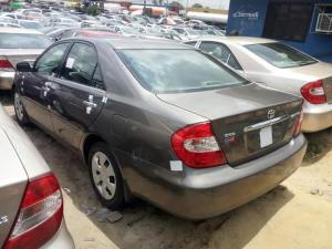 Clean and sound toyota camry 2004 model