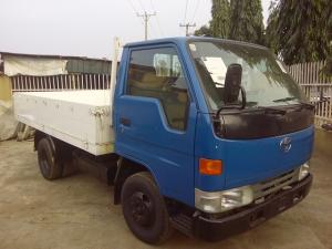 Tokunbo Toyota Dyna truck for sale